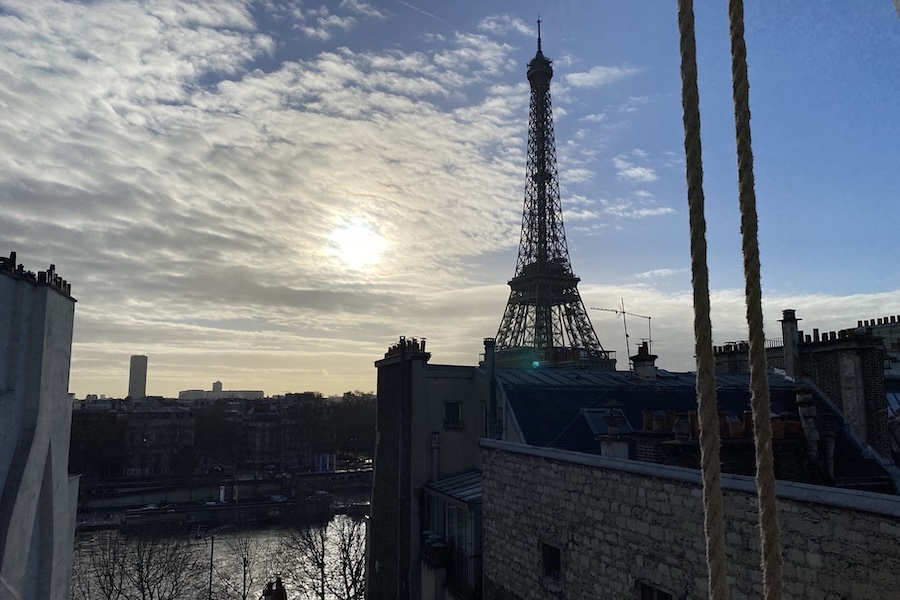 La tour Eiffel au petit matin