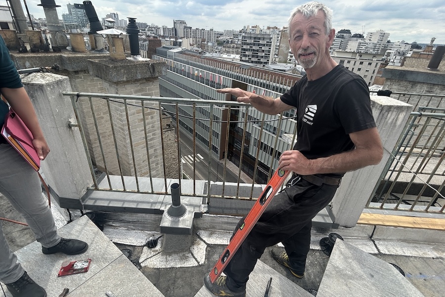 Pose d'un dallage sur plots