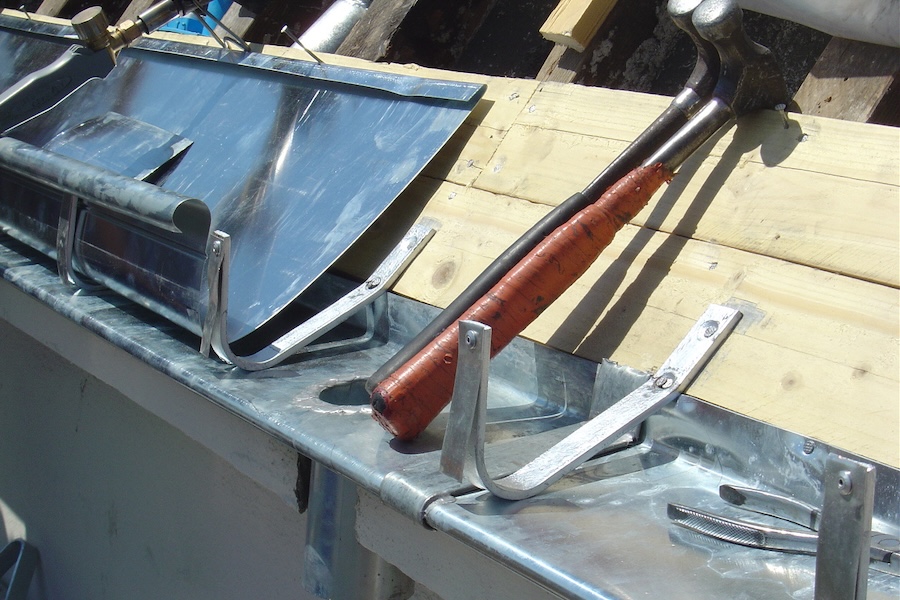 Réalisation d'un chéneau et d'un entablement zinc
